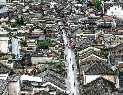 中国的现代化之路既发展自身又造福世界