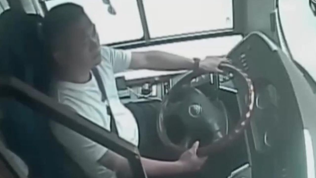 按一个中国原则依法管控台岛